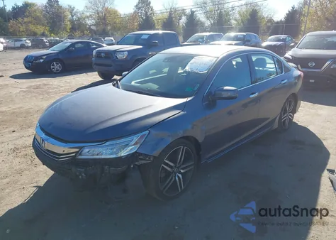 2017 Honda Accord Touring V6 z USA, uszkodzony, nr VIN 1HGCR3F92HA045300
